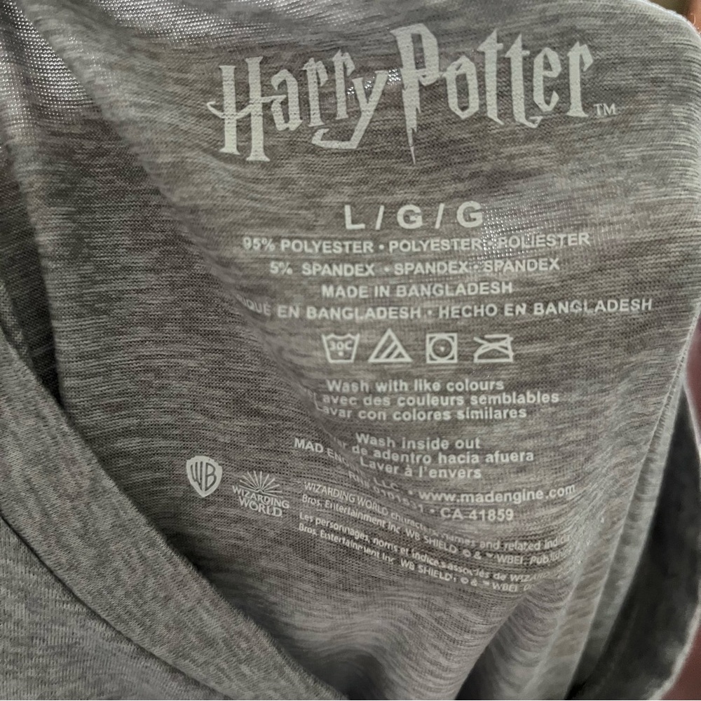 Harry Potter Hogwarts Tee - Picture 2 of 2